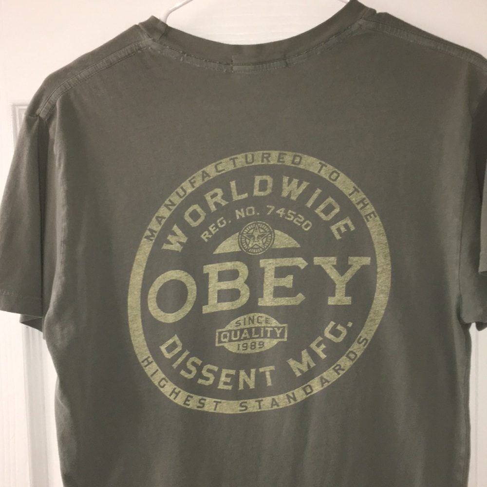 OBEY T-shirt